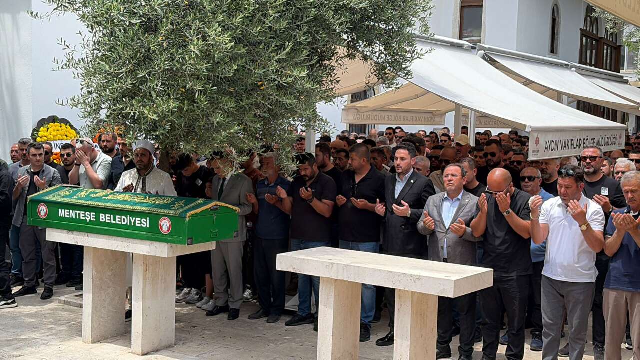 Muğla’da Silahla Başından Vurulmuş Halde Bulunan İş İnsanı Son Yolculuğuna Uğurlandı 5